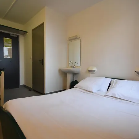 Hi Le D'artagnan Hostel *