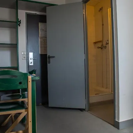 Hi Le D'artagnan Hostel *
