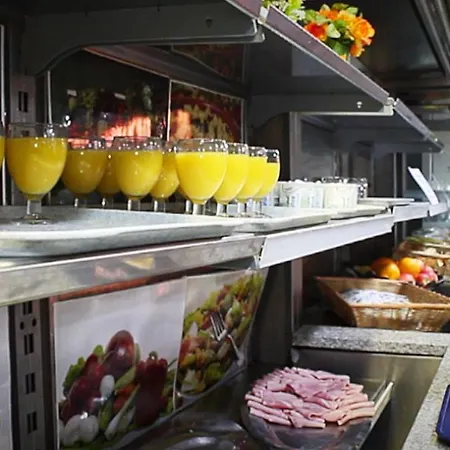 Hi Le D'artagnan بيت شباب باريس