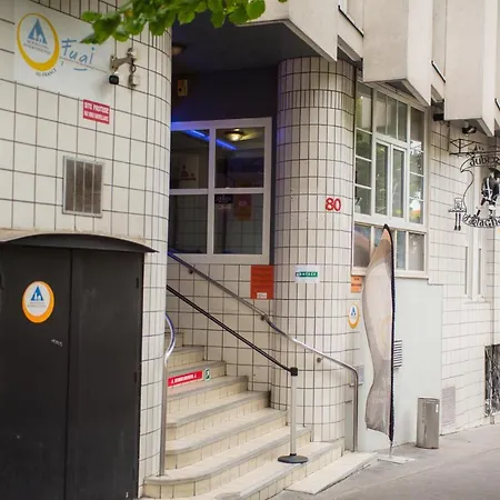 Hi Le D'artagnan Auberge de jeunesse Paris