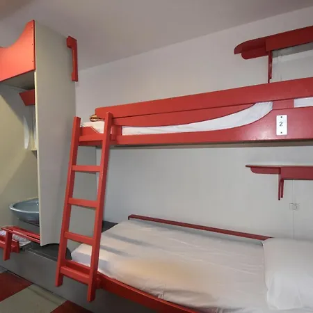 Hi Le D'artagnan Auberge de jeunesse Paris