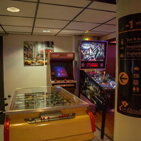 بيت شباب Hi Le D'artagnan *