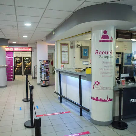 Hi Le D'artagnan Хостел