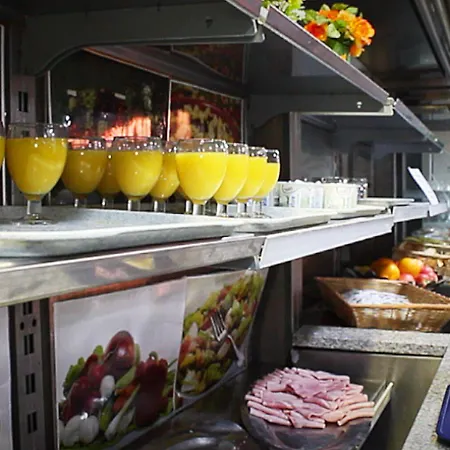 Хостел Hi Le D'artagnan Париж